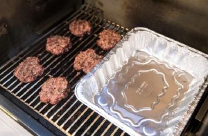 can you use aluminum pan on grill